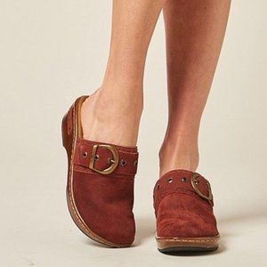 Born Banyan Clogs Suede Leather Buckle Slip On Dark Brick Red Brown Size 6 NEW